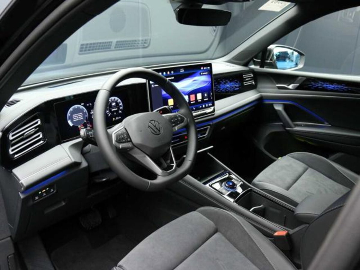 Volkswagen Tiguan 1.5 etsi Elegance 150cv dsg (5)