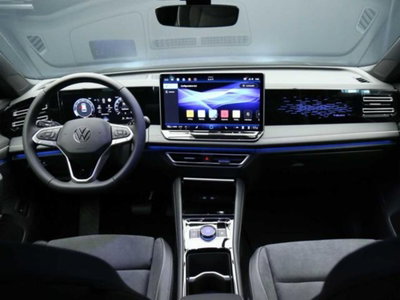 Volkswagen Tiguan 1.5 etsi Elegance 150cv dsg (6)