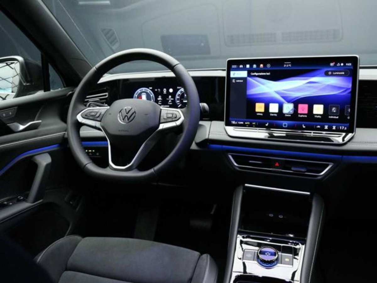 Volkswagen Tiguan 1.5 etsi Elegance 150cv dsg (7)