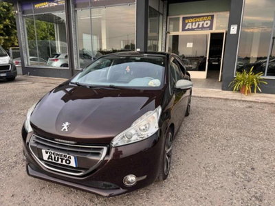 Peugeot 208 e-HDi 92 CV Stop&Start robotizzato 5 porte Active usata
