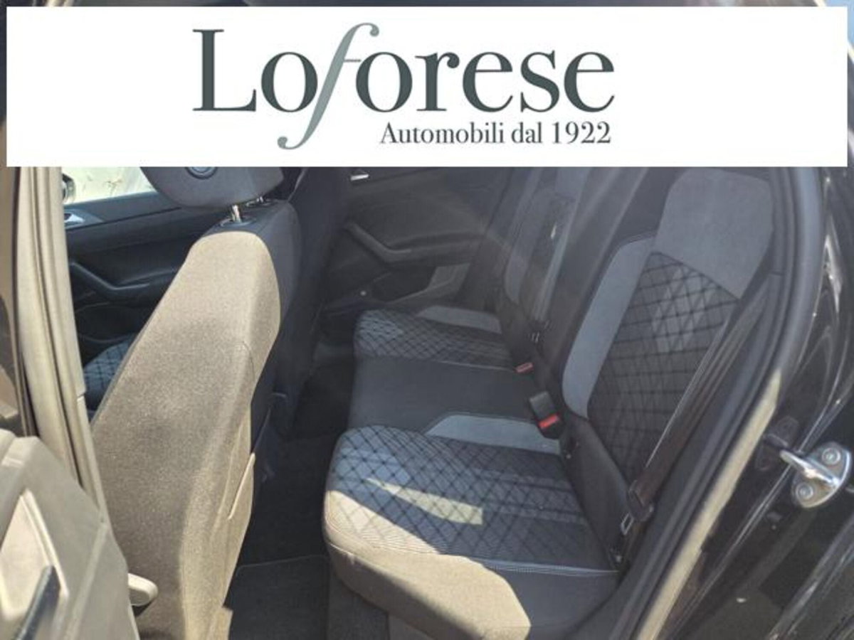 Volkswagen Taigo 1.0 tsi R-Line 115cv (8)