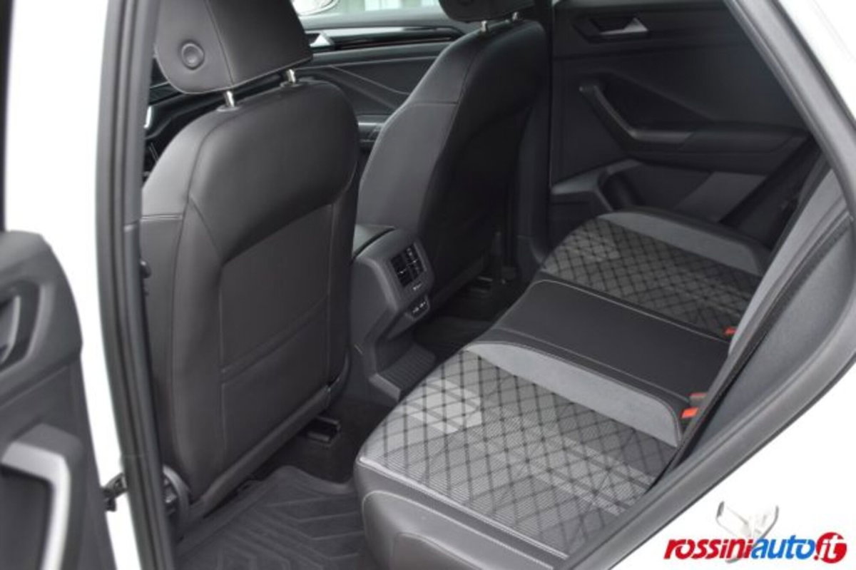 Volkswagen T-Roc 1.5 tsi R-Line dsg (12)