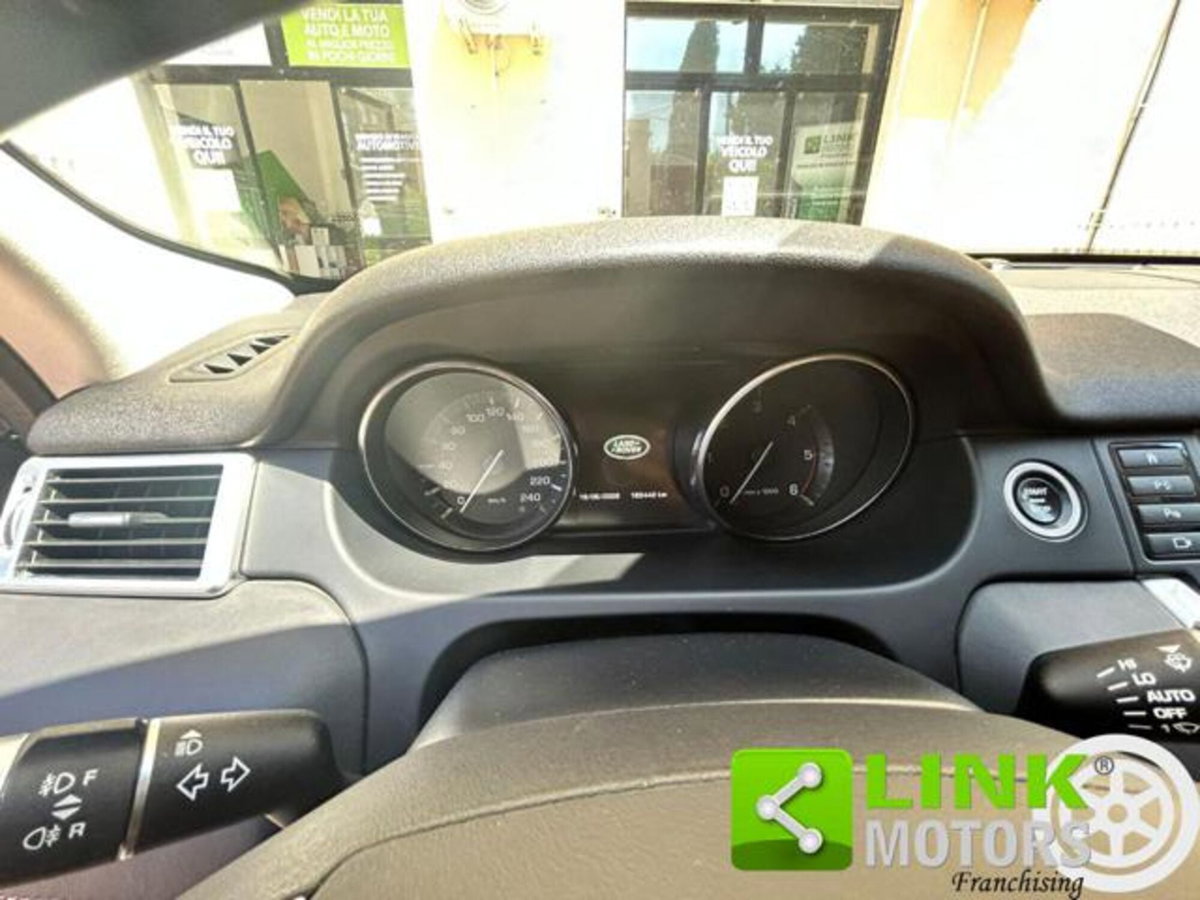 Land Rover Discovery Sport 2.2 SD4 HSE Luxury (14)
