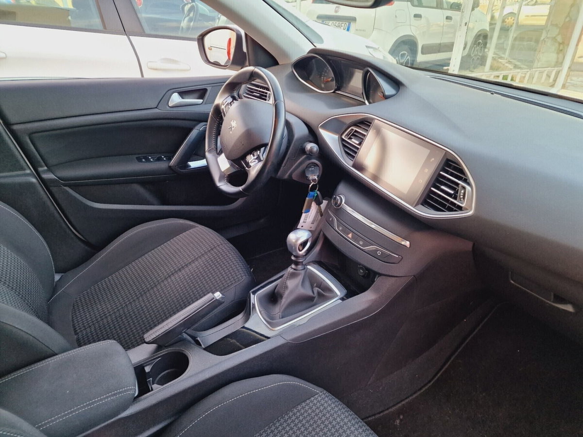 Peugeot 308 SW BlueHDi 130 S&S Business (6)