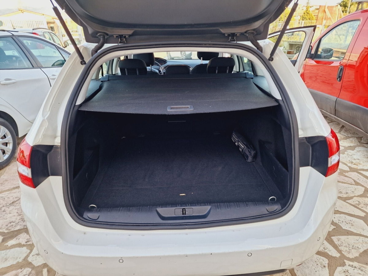 Peugeot 308 SW BlueHDi 130 S&S Business (8)