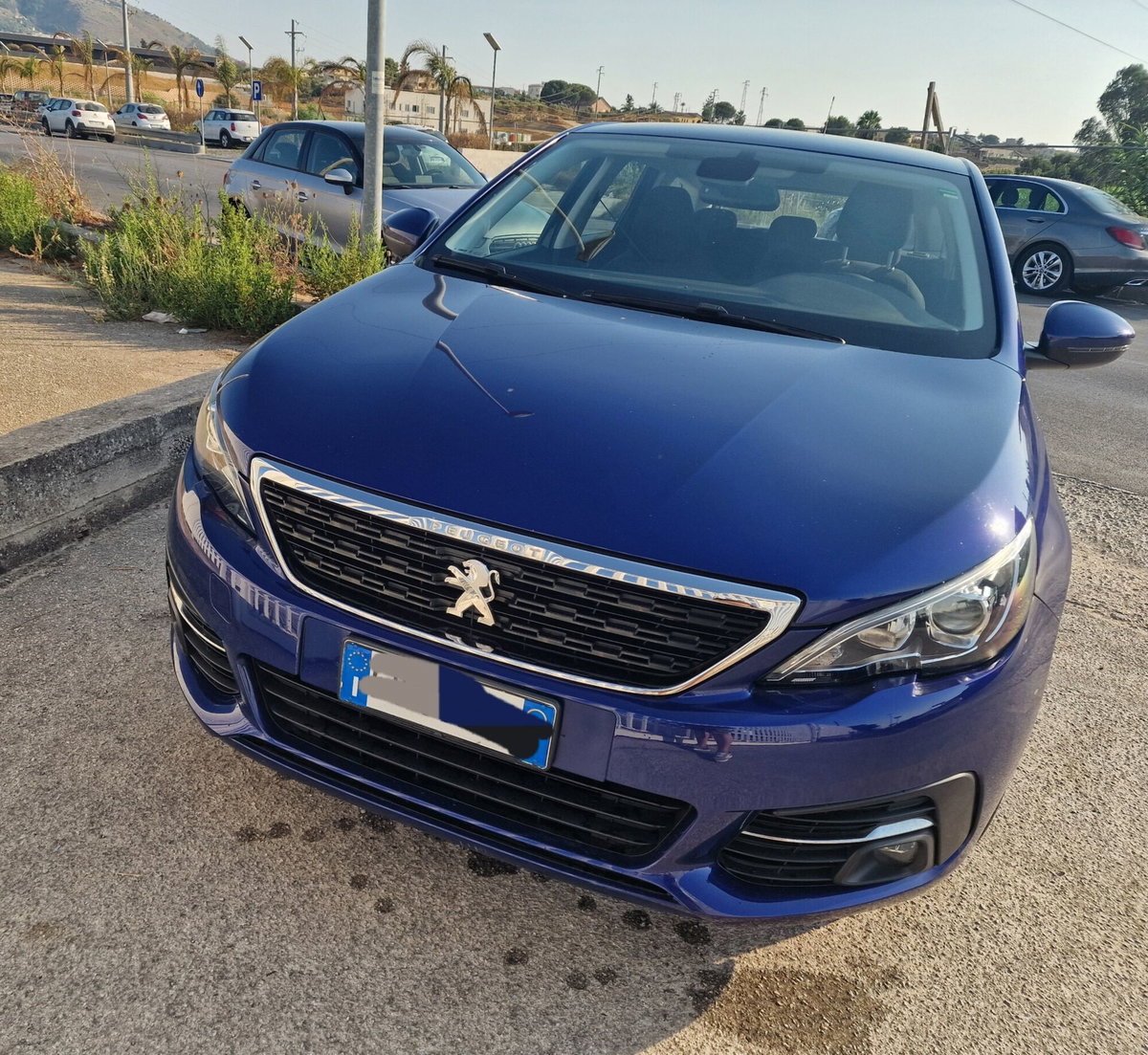 Peugeot 308 SW 1.5 bluehdi Business s&s 130cv eat8 (2)