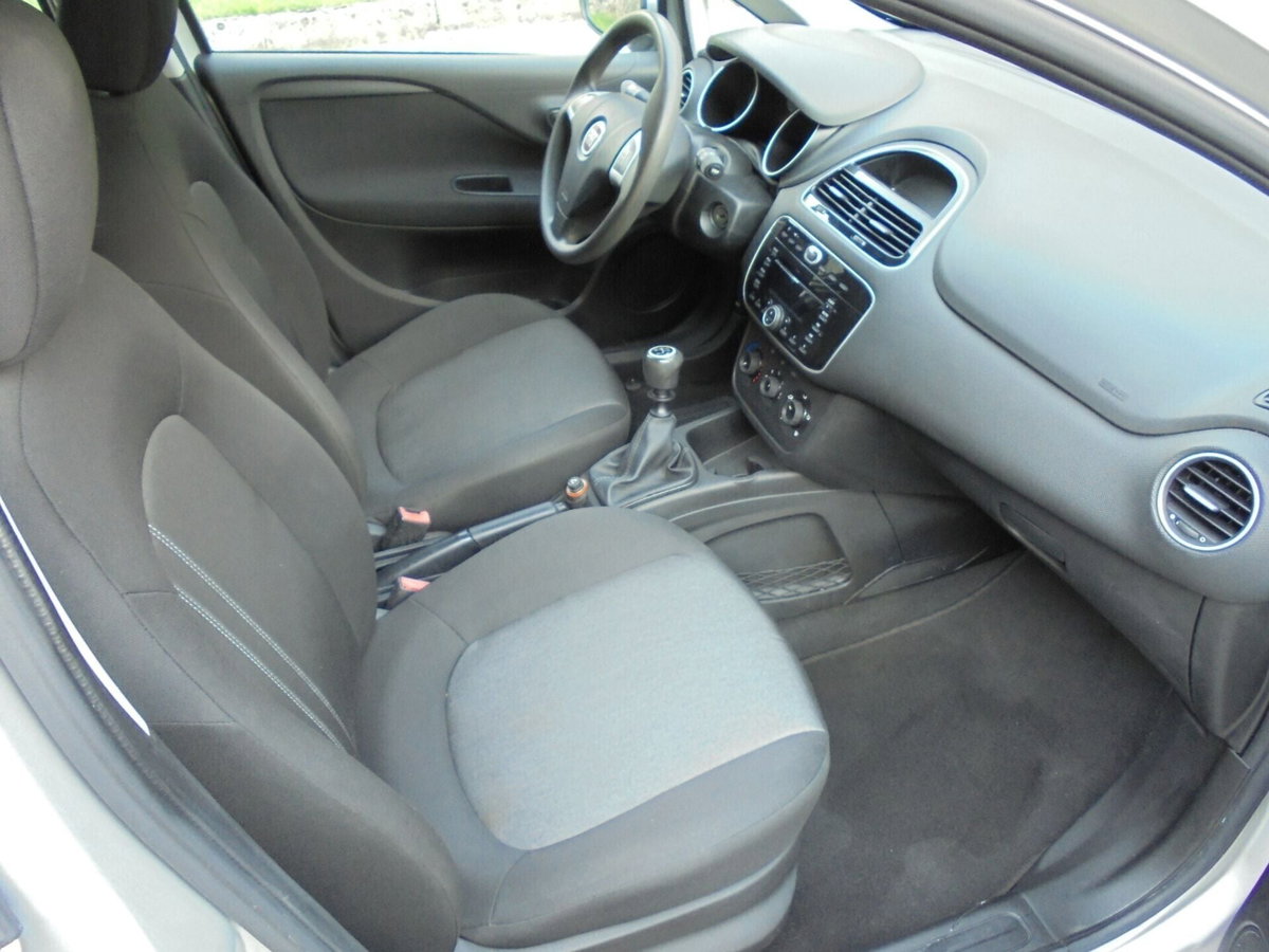 Fiat Punto 1.2 8V 5 porte Street (11)