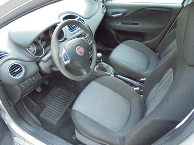 Fiat Punto 1.2 8V 5 porte Street (9)