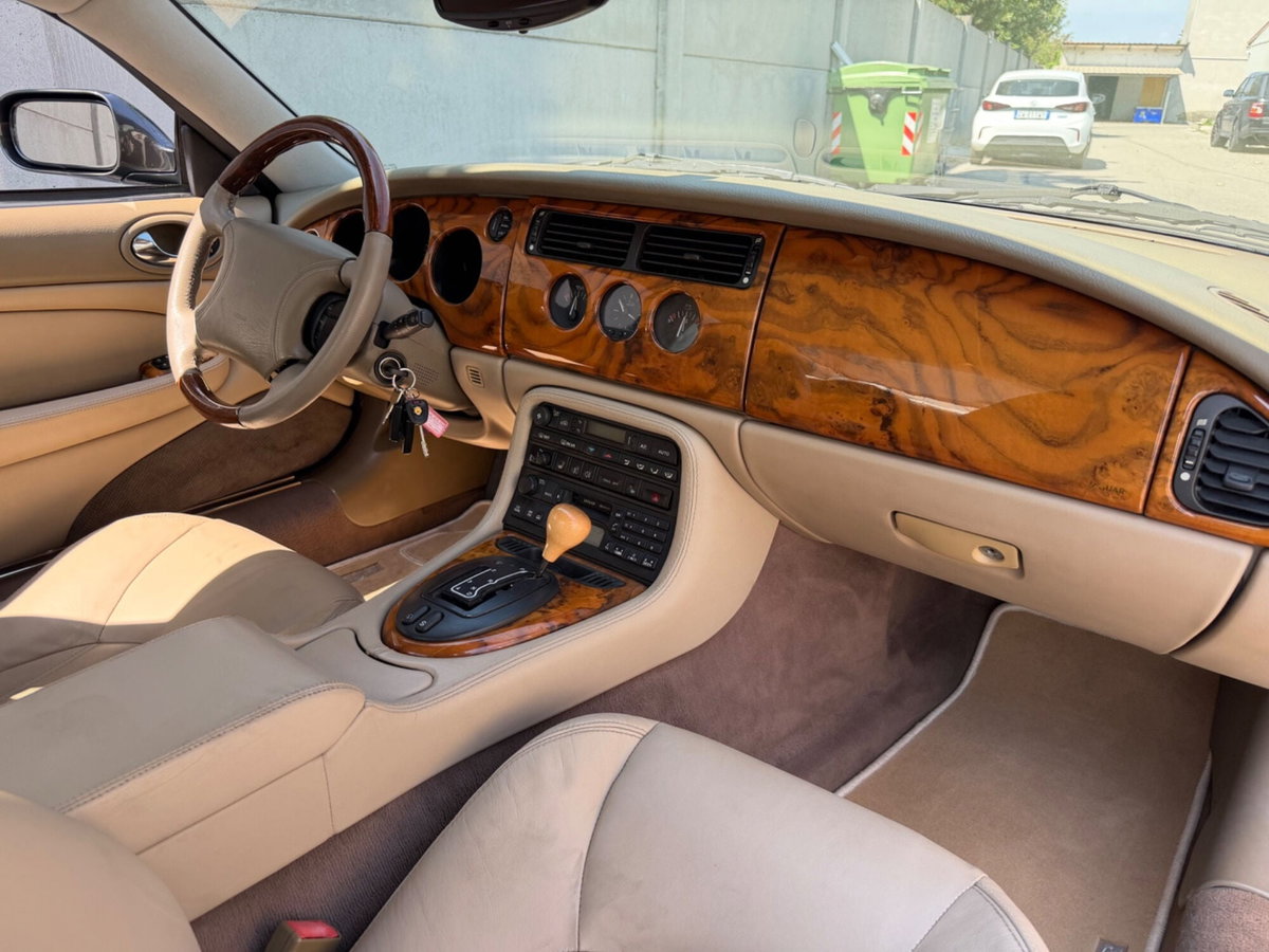 Jaguar XK 5.0 V8 Coupé (9)