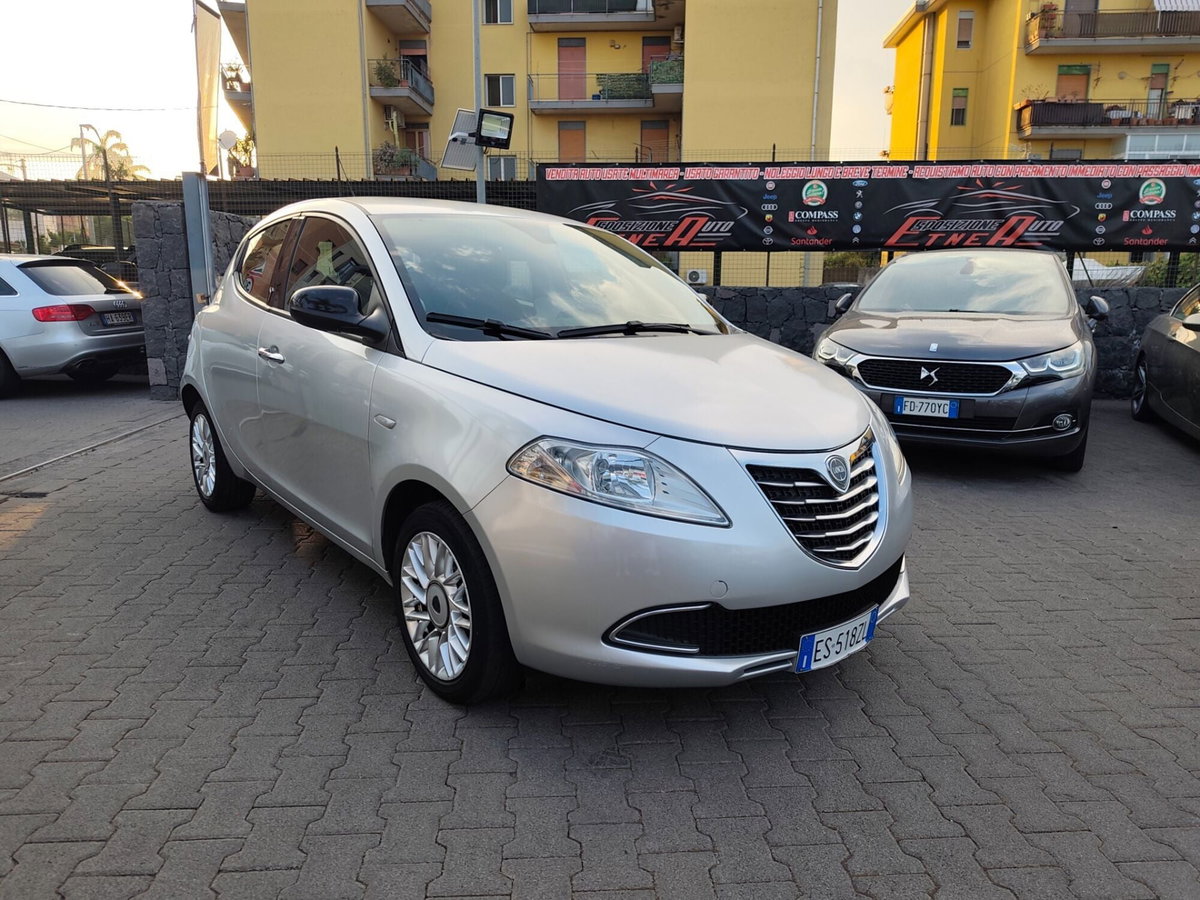 Lancia Ypsilon 1.3 MJT 16V 95 CV 5 porte S&S Gold (3)