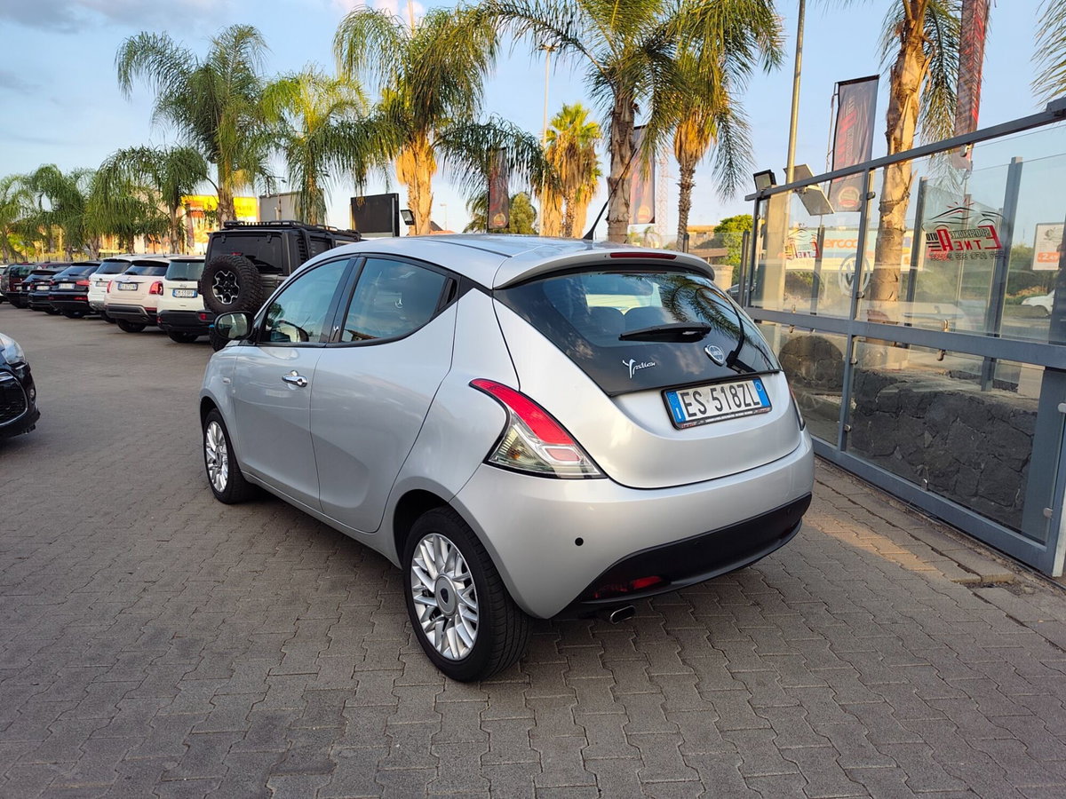 Lancia Ypsilon 1.3 MJT 16V 95 CV 5 porte S&S Gold (4)