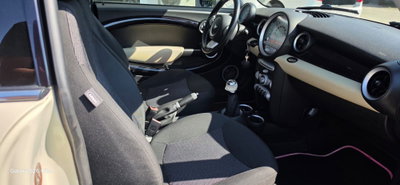MINI Mini Cabrio 1.6 16V One Chili Cabrio (14)