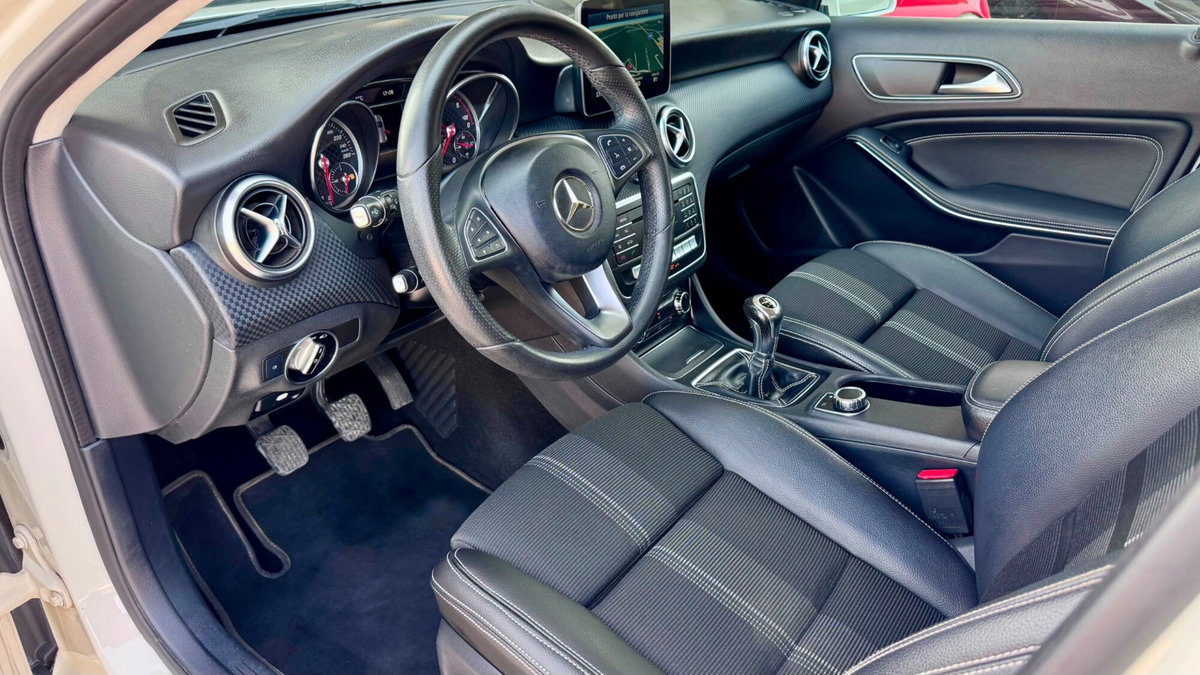 Mercedes-Benz Classe A 180 d Premium (11)