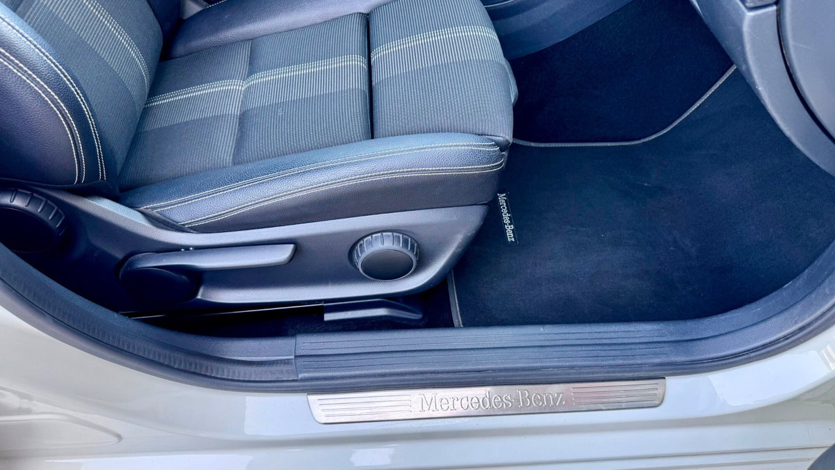 Mercedes-Benz Classe A 180 d Premium (15)
