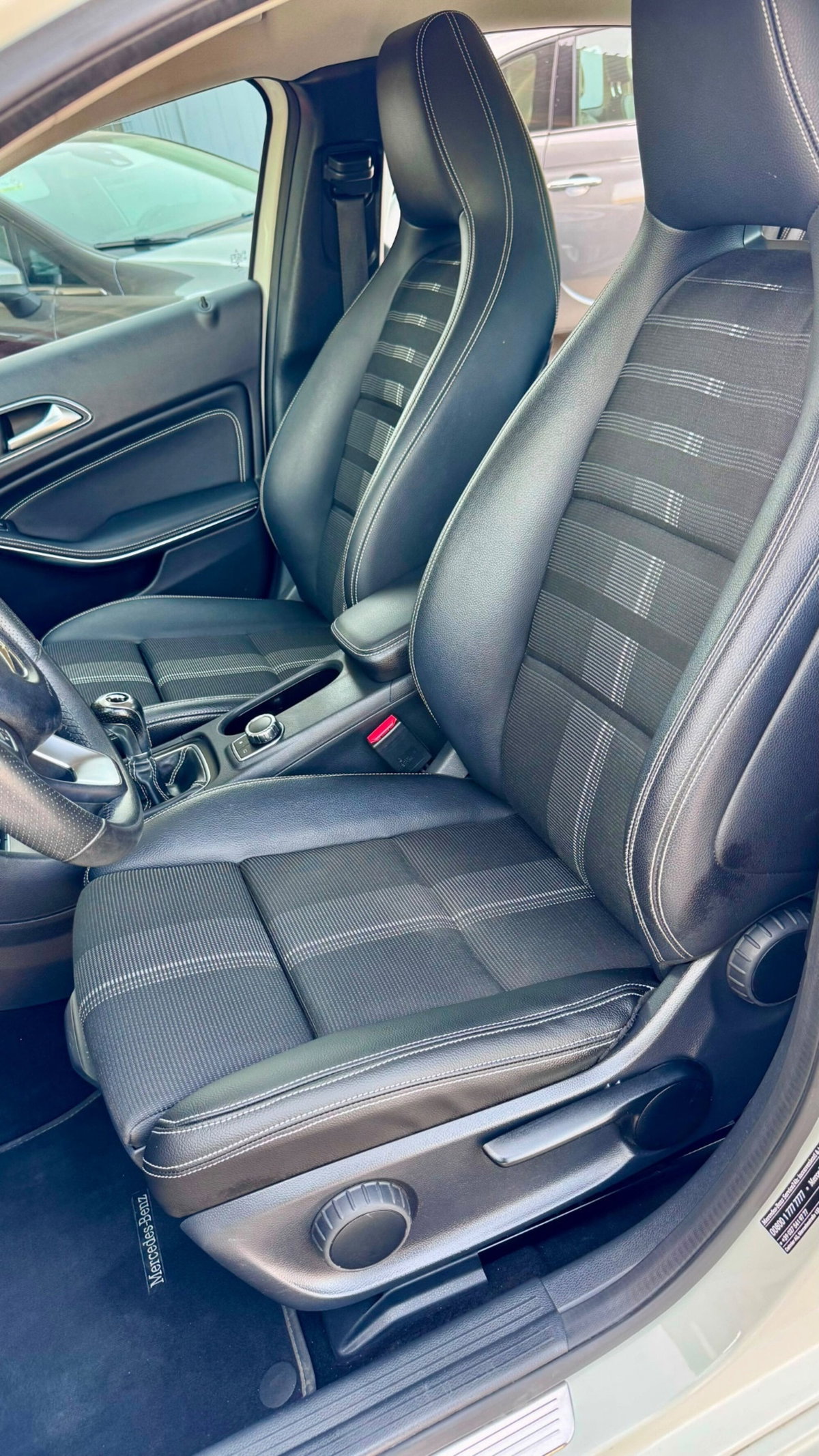 Mercedes-Benz Classe A 180 d Premium (16)