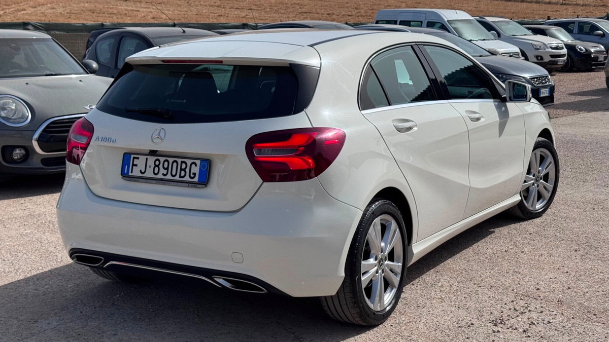 Mercedes-Benz Classe A 180 d Premium (3)