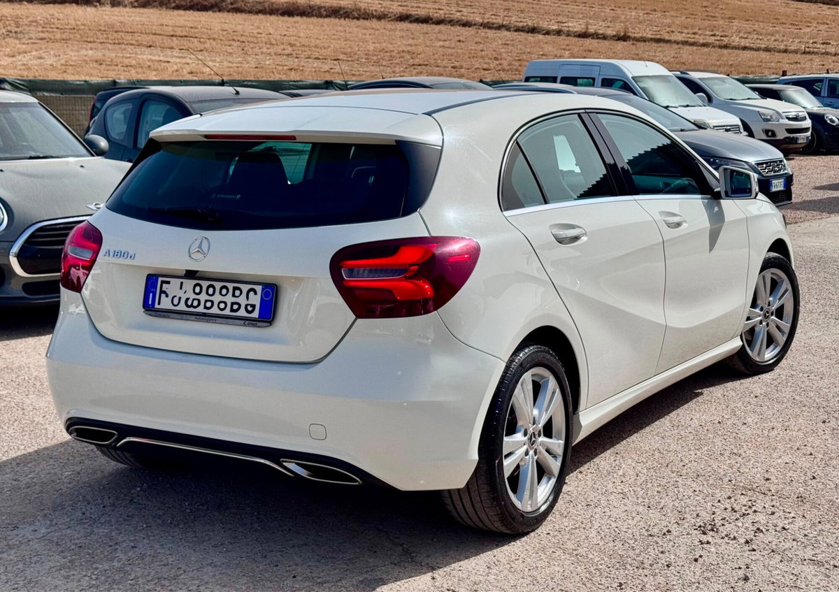 Mercedes-Benz Classe A 180 d Premium (4)