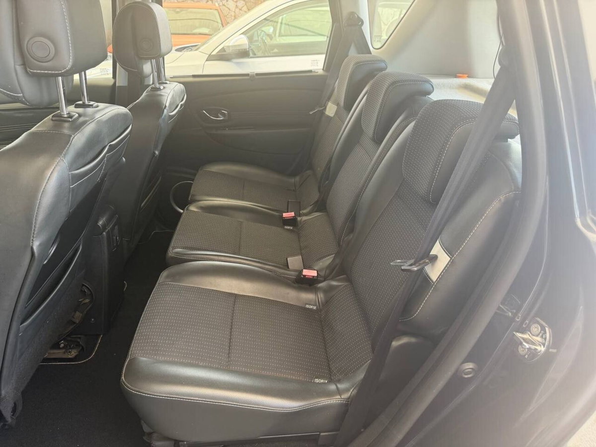 Renault Scenic E-Tech Electric 1.6 dCi 130CV Dynamique (12)