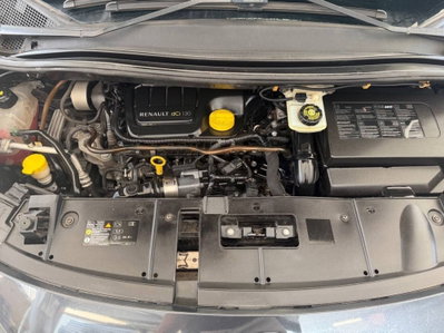 Renault Scenic E-Tech Electric 1.6 dCi 130CV Dynamique (16)