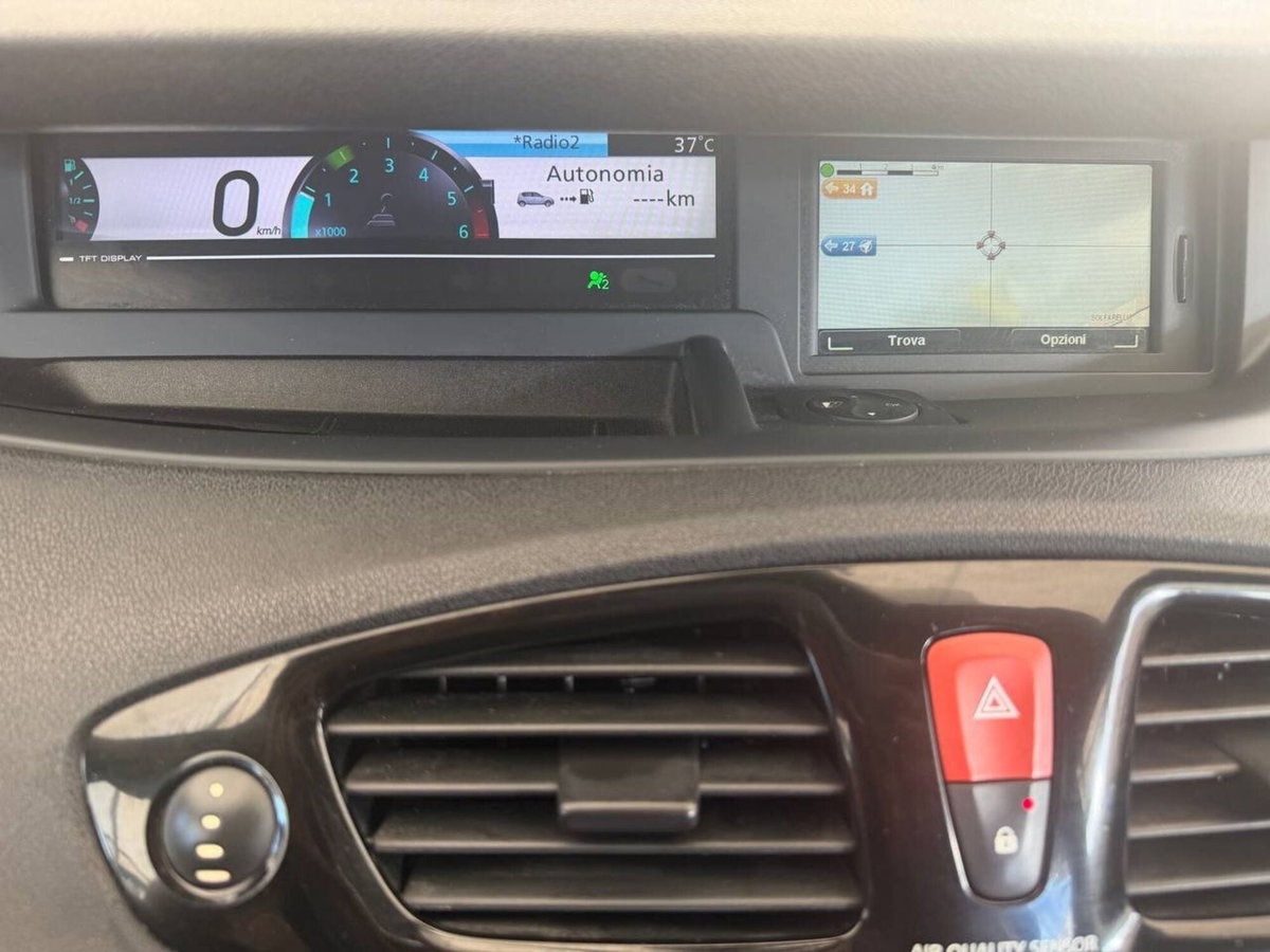Renault Scenic E-Tech Electric 1.6 dCi 130CV Dynamique (8)