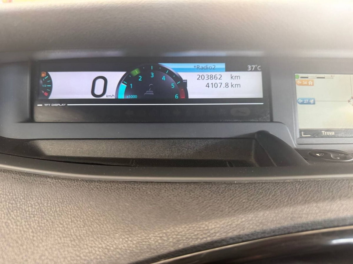 Renault Scenic E-Tech Electric 1.6 dCi 130CV Dynamique (9)