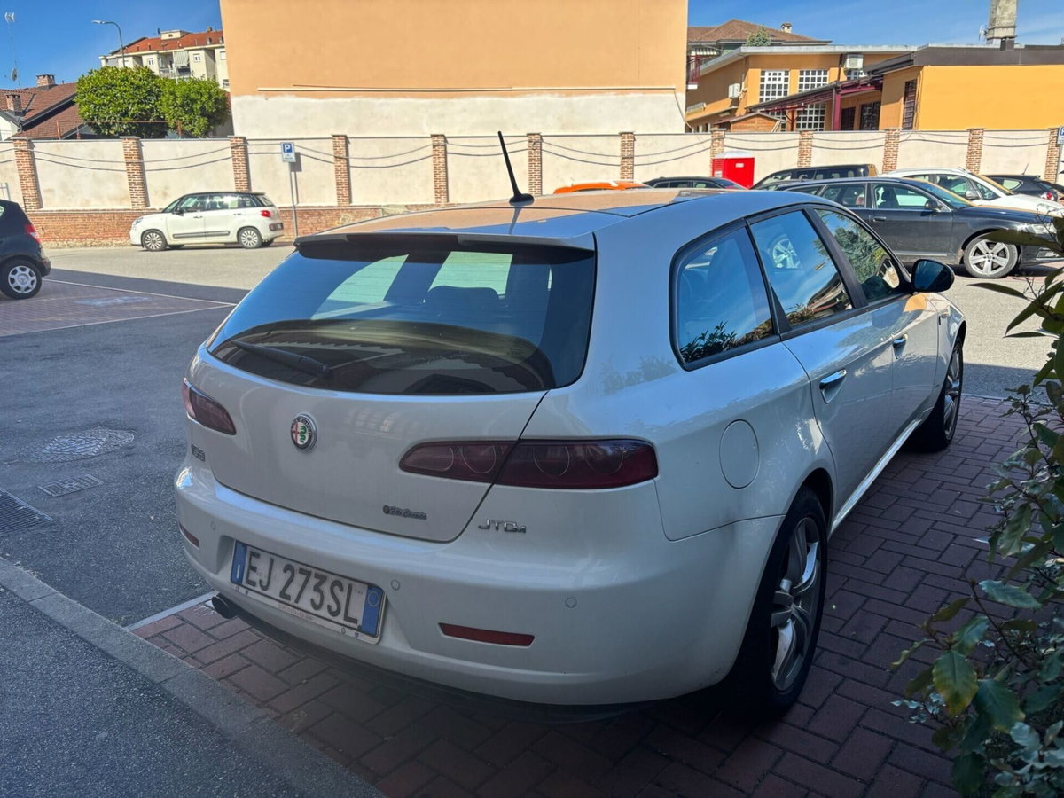 Alfa Romeo 159 SportWagon 2.0 JTDm 136 CV Sportwagon Distinctive