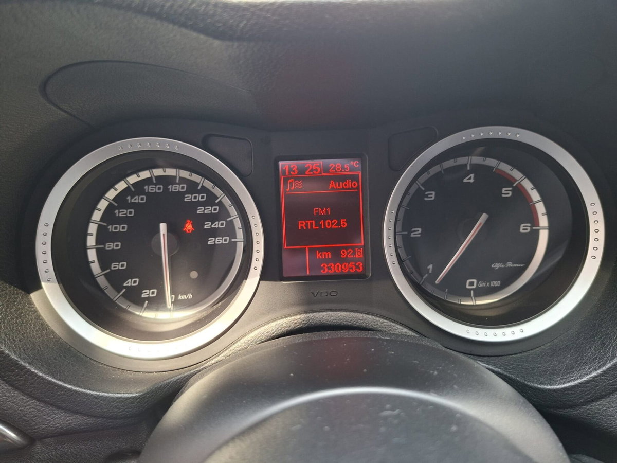 Alfa Romeo 159 SportWagon 2.0 JTDm 136 CV Sportwagon Distinctive (11)