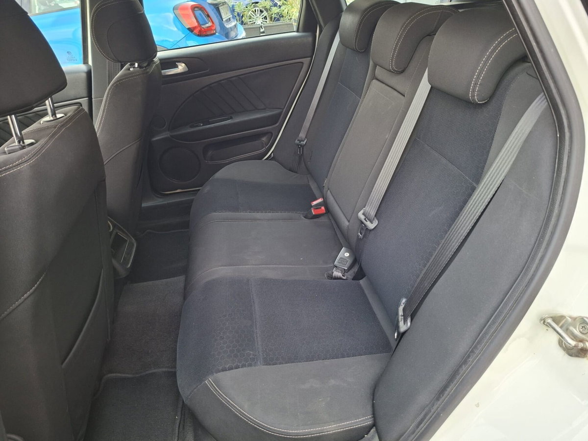 Alfa Romeo 159 SportWagon 2.0 JTDm 136 CV Sportwagon Distinctive (13)