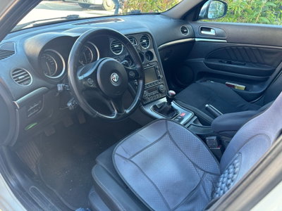Alfa Romeo 159 SportWagon 2.0 JTDm 136 CV Sportwagon Distinctive (2)