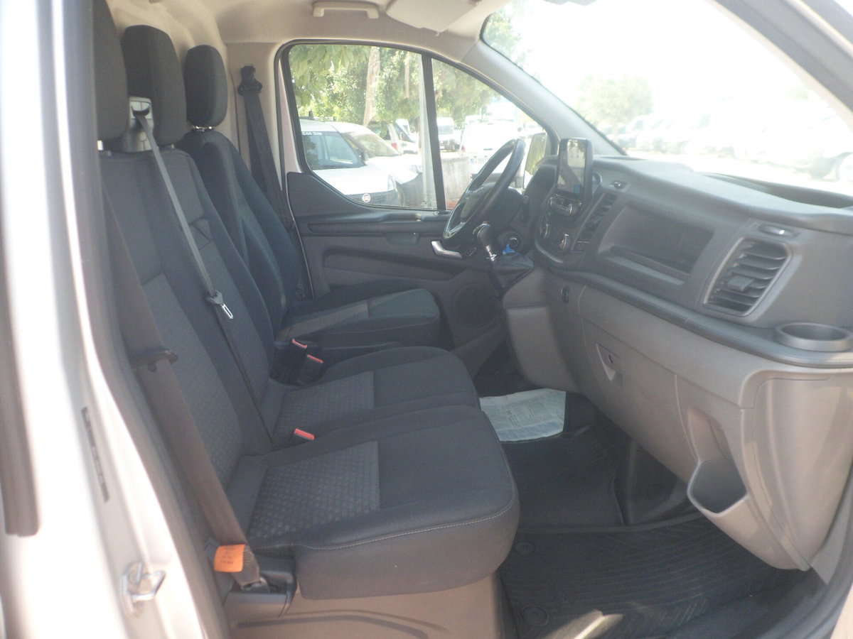 Ford Transit Custom Furgone 340 2.0 EcoBlue 130 PL-DC Furgone Titanium (15)