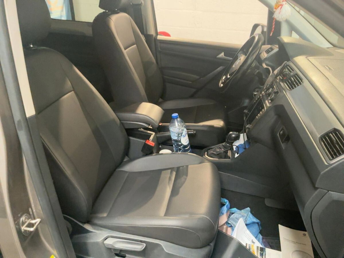 Volkswagen Caddy 1.4 TGI Comfortline (13)