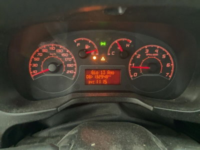 Fiat Qubo 1.4 8V 77 CV Lounge (15)