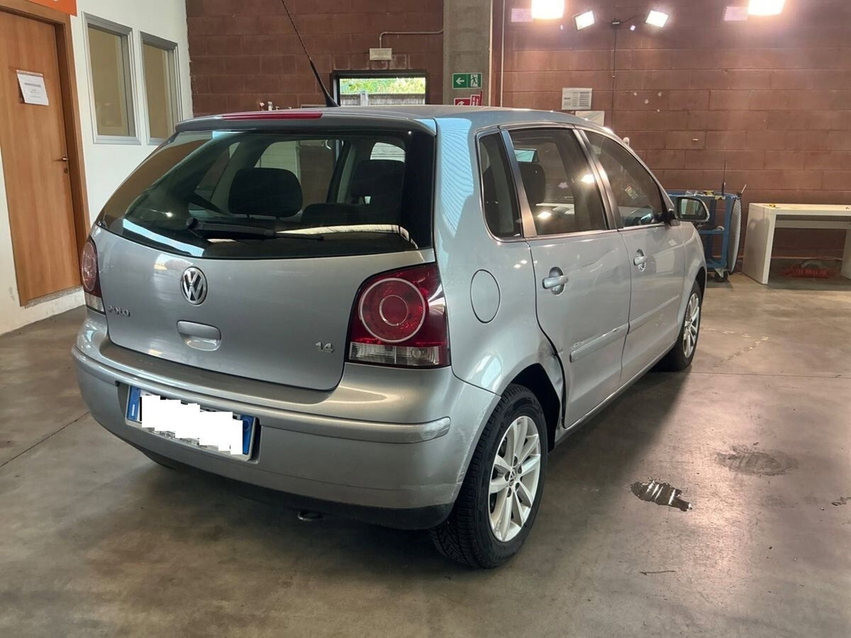 Volkswagen Polo 1.4/80CV 16V 5p. Comfortline (4)