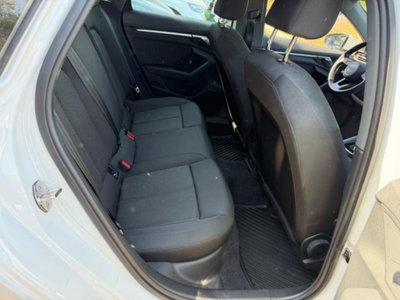 Audi A3 Sportback 30 g-tron S tronic Business Advanced (13)