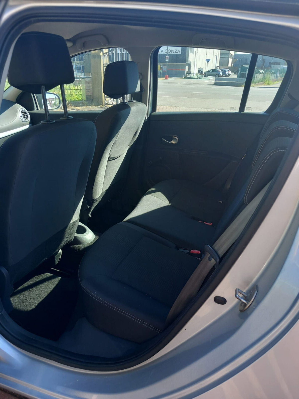 Renault Clio 1.2 16V 5 porte Confort (10)