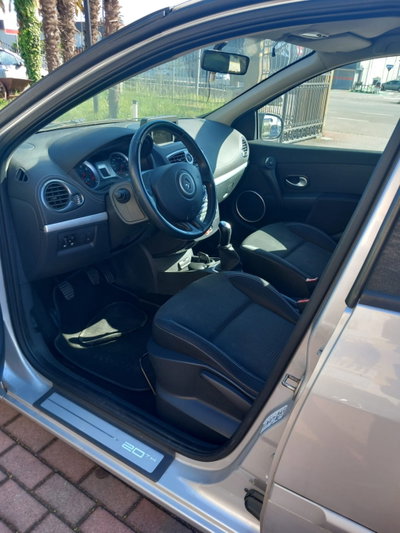 Renault Clio 1.2 16V 5 porte Confort (13)