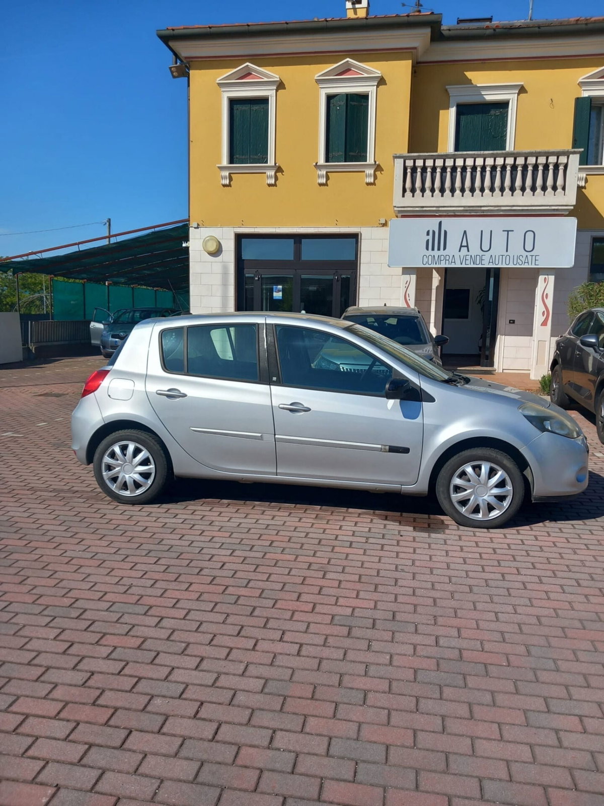 Renault Clio 1.2 16V 5 porte Confort (5)
