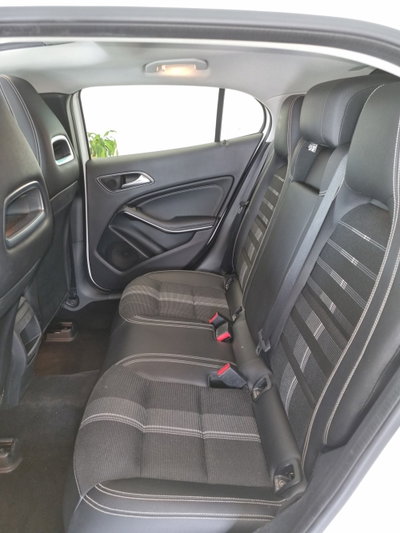 Mercedes-Benz GLA SUV 180 d Executive (12)