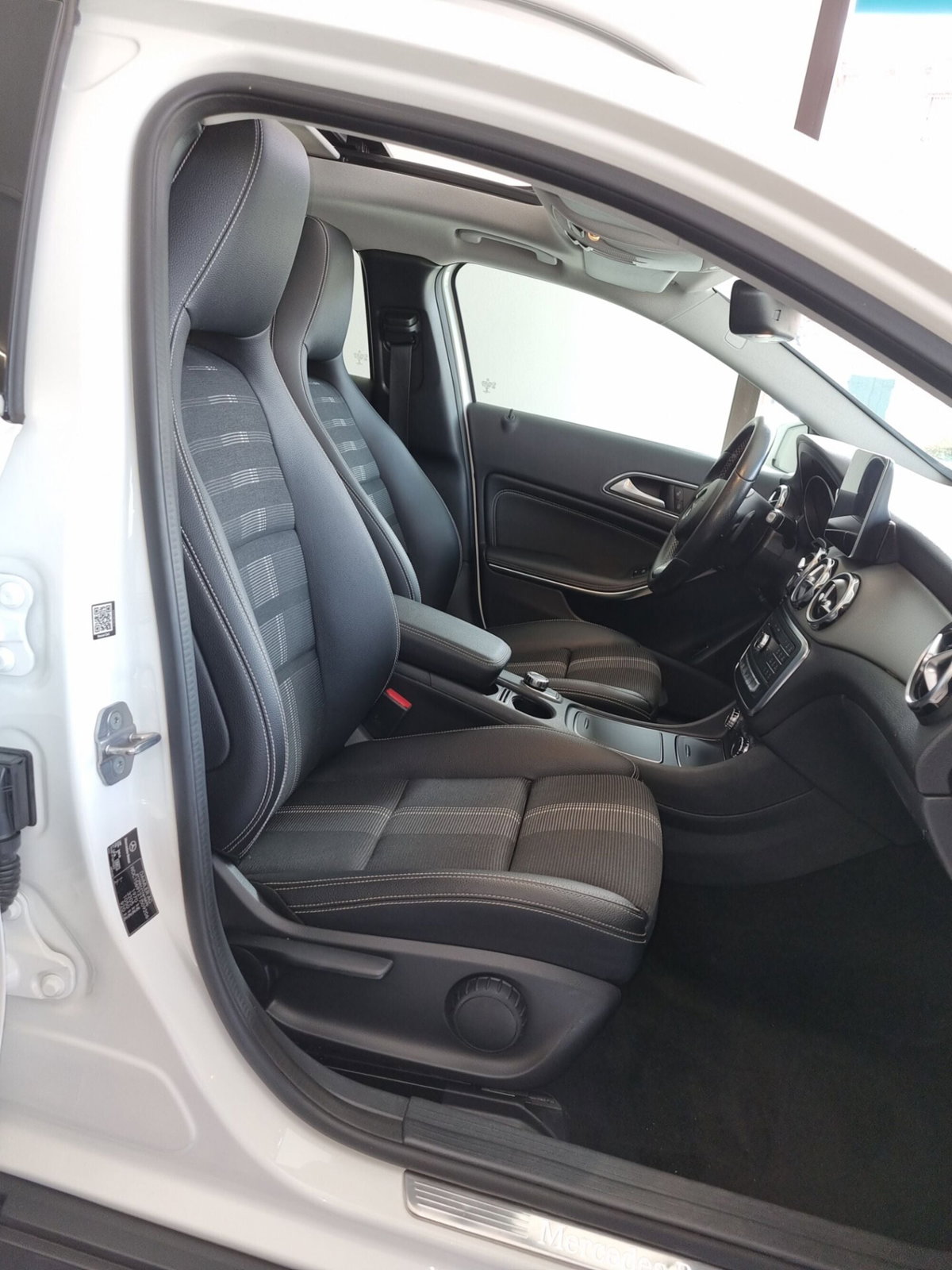 Mercedes-Benz GLA SUV 180 d Executive (13)
