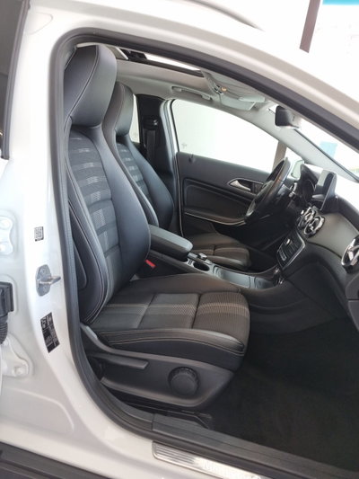 Mercedes-Benz GLA SUV 180 d Executive (13)
