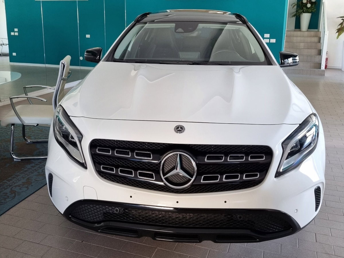 Mercedes-Benz GLA SUV 180 d Executive (5)