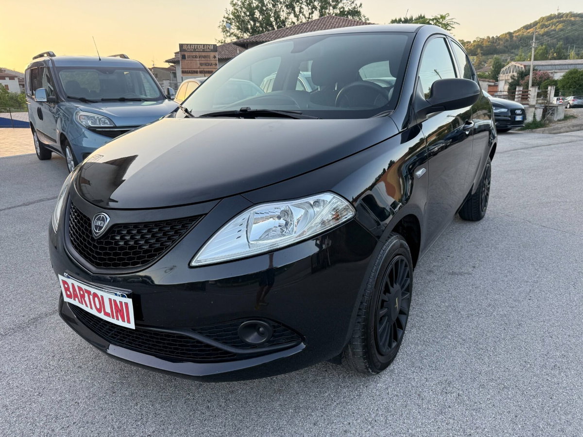 Lancia Ypsilon 0.9 TwinAir 5 porte Metano Ecochic Elefantino Blu