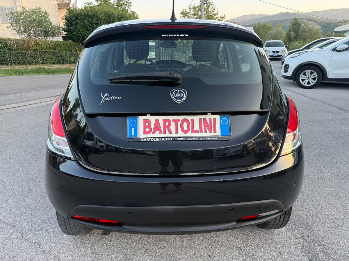 Lancia Ypsilon 0.9 TwinAir 5 porte Metano Ecochic Elefantino Blu (6)