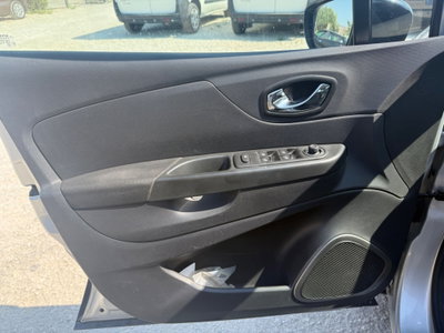 Renault Captur 1.5 dCi 8V 90 CV Start&Stop Energy R-Link (9)