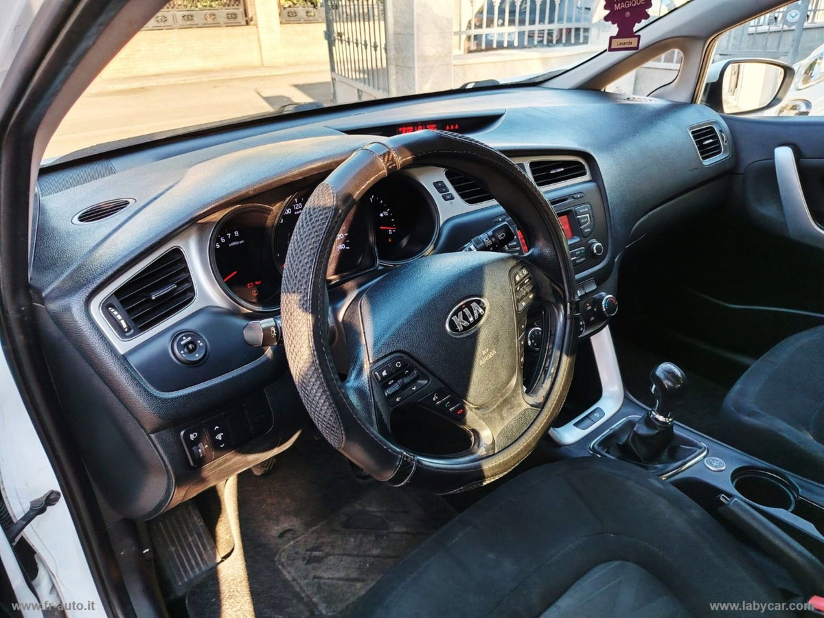 Kia Ceed 1.4 MPi GPL 5p. Pure (10)