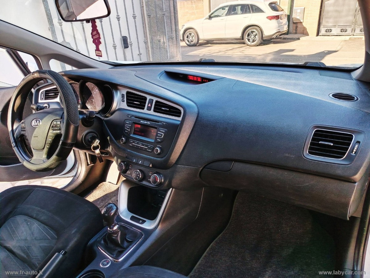 Kia Ceed 1.4 MPi GPL 5p. Pure (9)