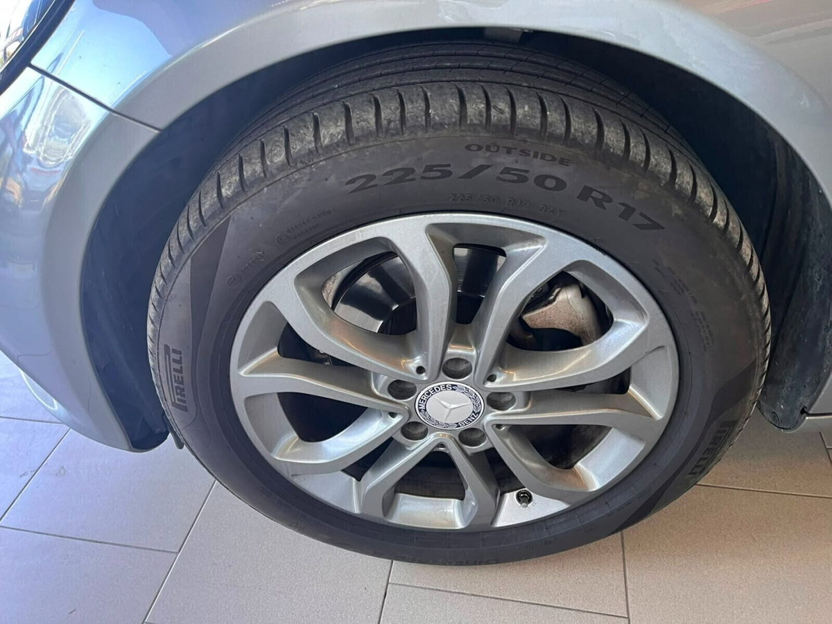 Mercedes-Benz Classe C Station Wagon 200 d Executive (15)