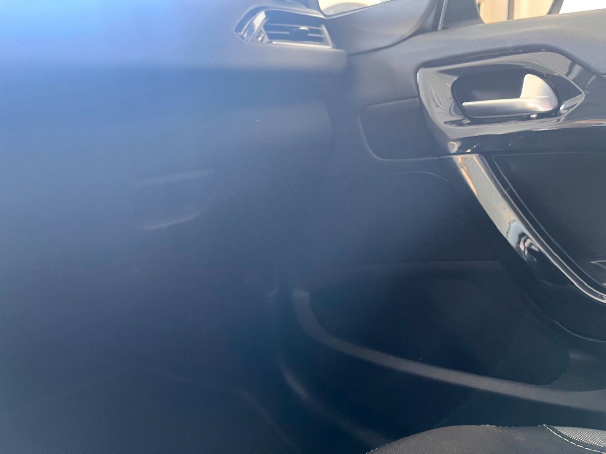 Peugeot 208 68 5 porte Active (11)