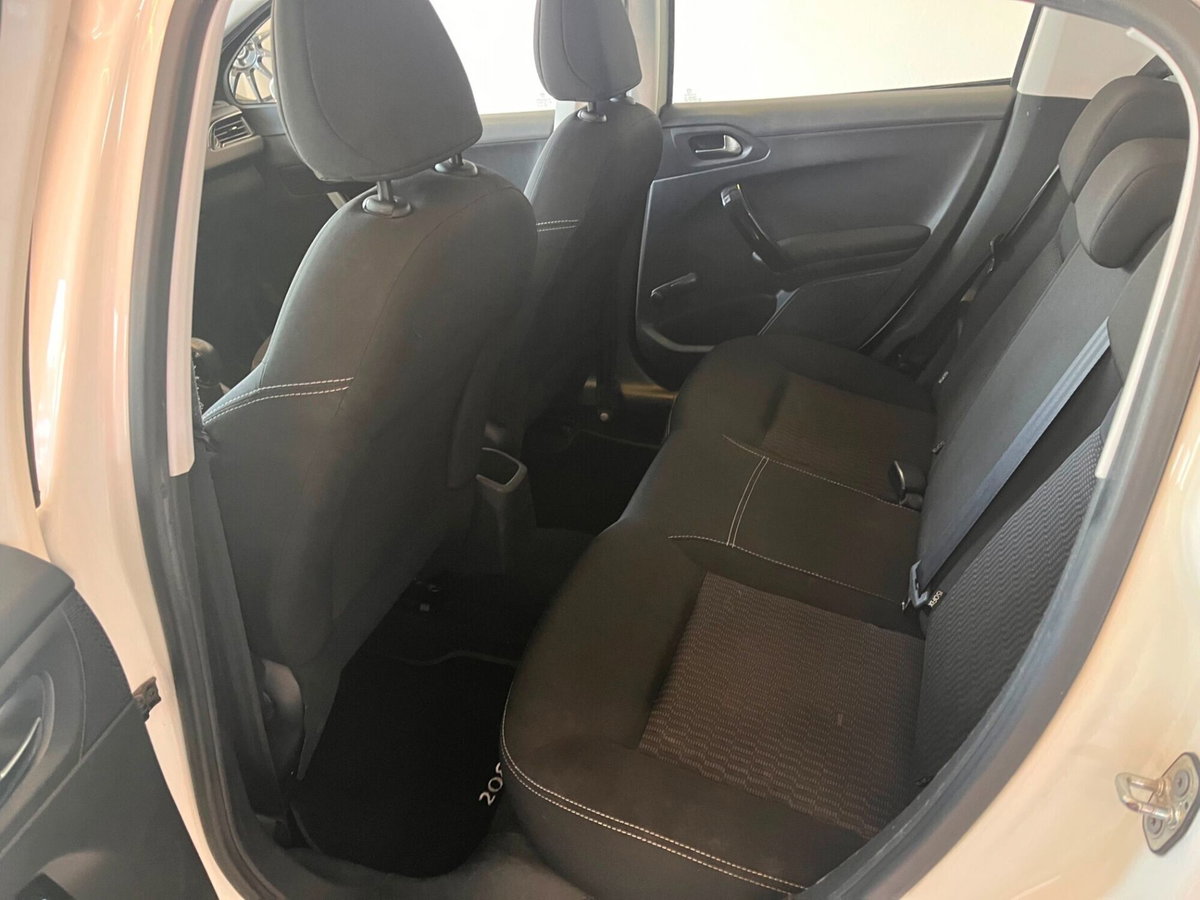 Peugeot 208 68 5 porte Active (12)