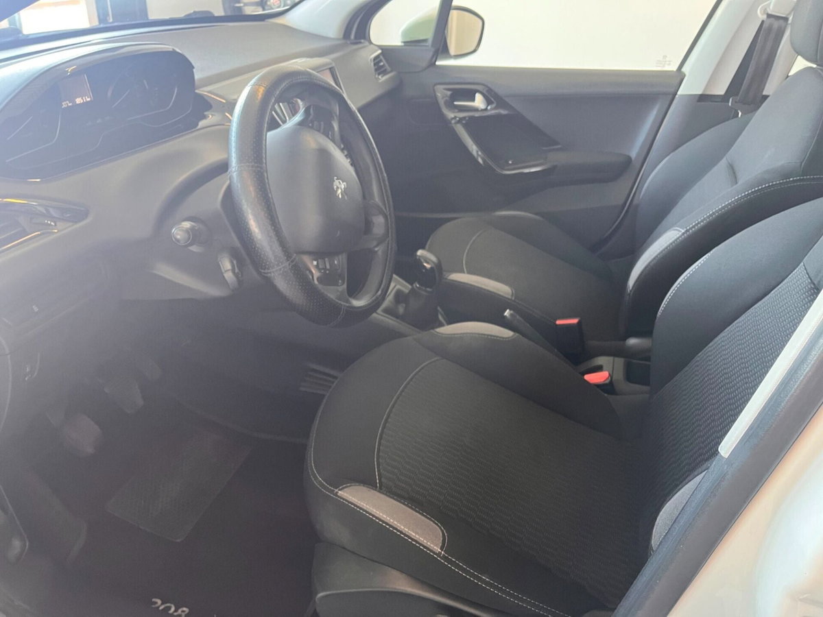 Peugeot 208 68 5 porte Active (6)